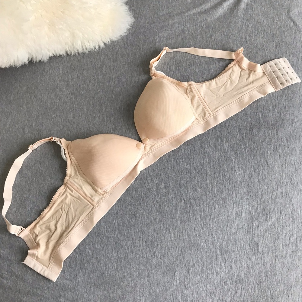 Women nursing bra
